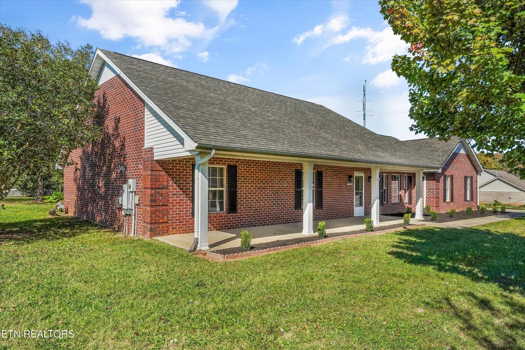 Photo of 2339 Sir Edward Lane, Maryville, TN 37803 (MLS # 1359953)