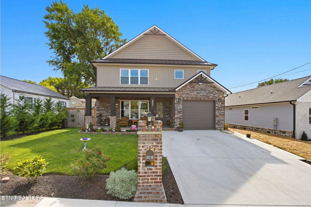 Photo of 507 Rule St, Maryville, TN 37804 (MLS # 1330989)