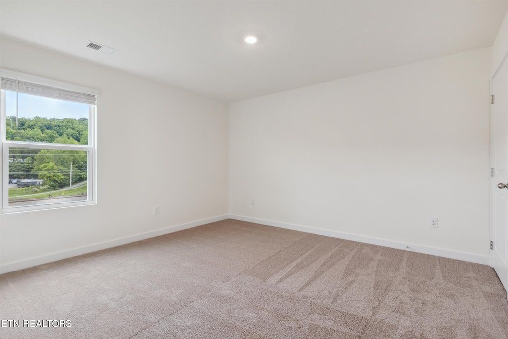 Photo of 125 S Blissful Meadows Drive, Harriman, TN 37748 (MLS # 1294192)