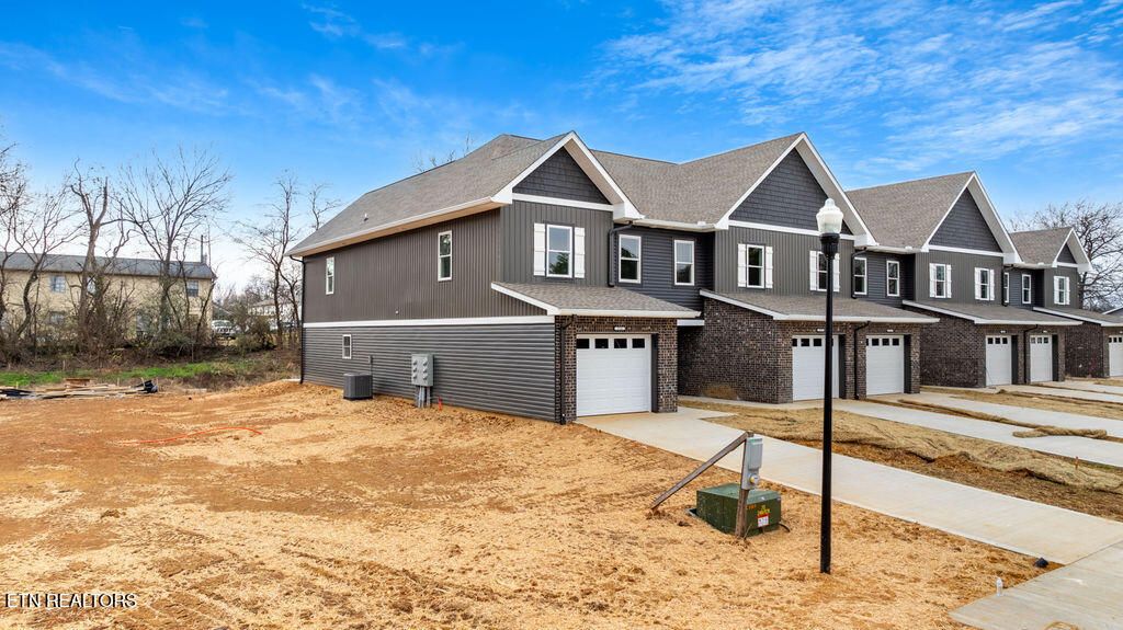 Photo of 713 Haig St, Maryville, TN 37801 (MLS # 1325929)