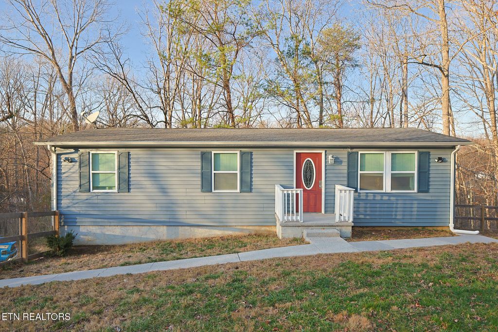 Photo of 1104 Stony Point Rd, Knoxville, TN 37914 (MLS # 1325618)