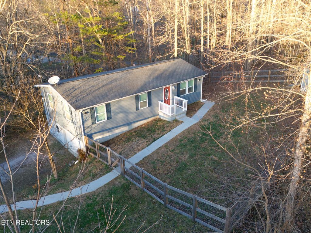 Photo of 1104 Stony Point Rd, Knoxville, TN 37914 (MLS # 1325618)