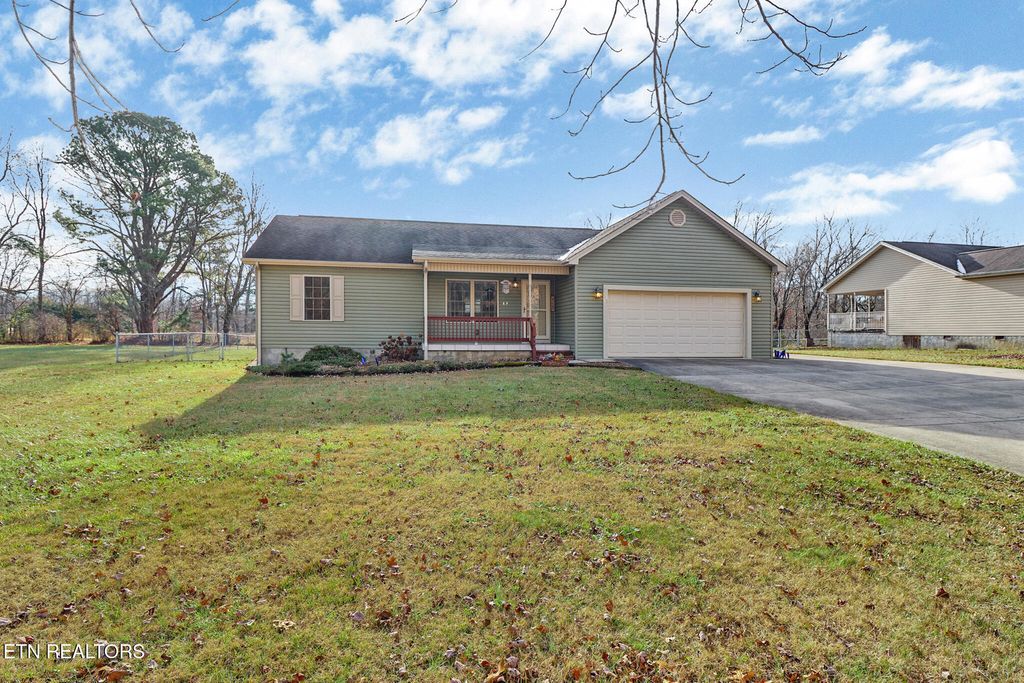Photo of 365 E Mayland Drive, Crossville, TN 38571 (MLS # 1324450)
