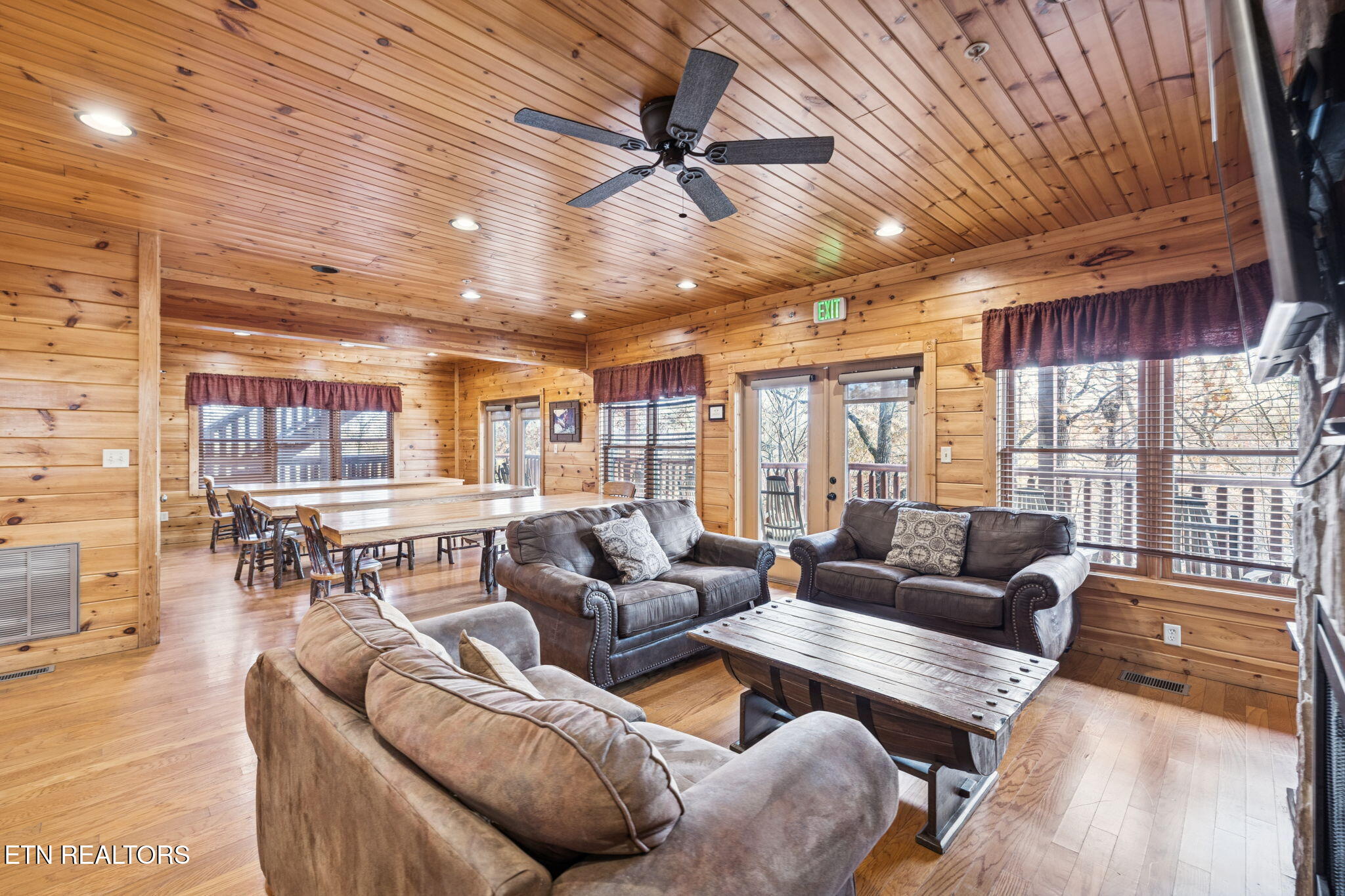 320 Poplar Point Way