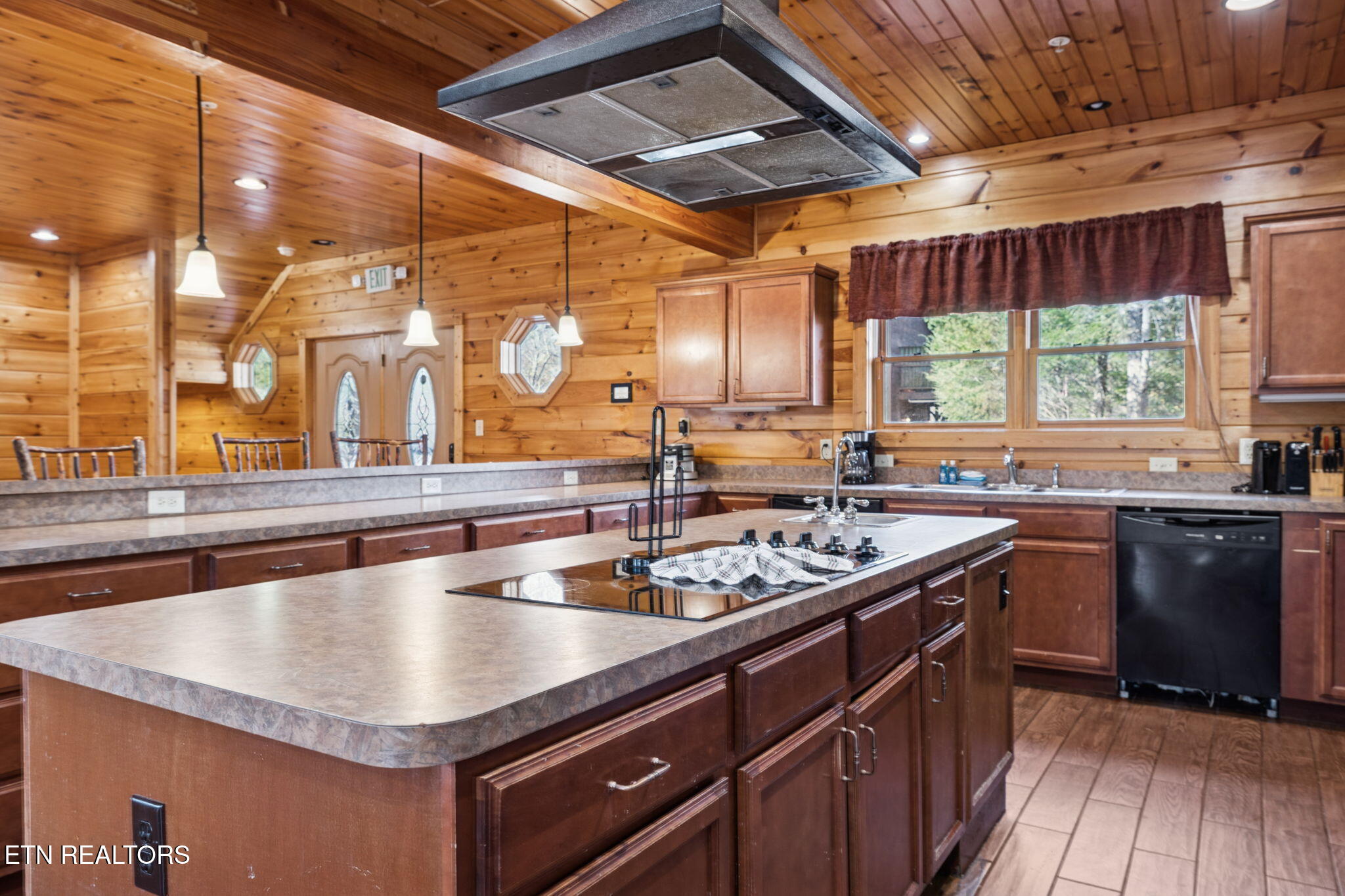 320 Poplar Point Way