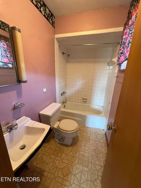 Tiny photo for 978 Camp St, Wartburg, TN 37887 (MLS # 1330879)