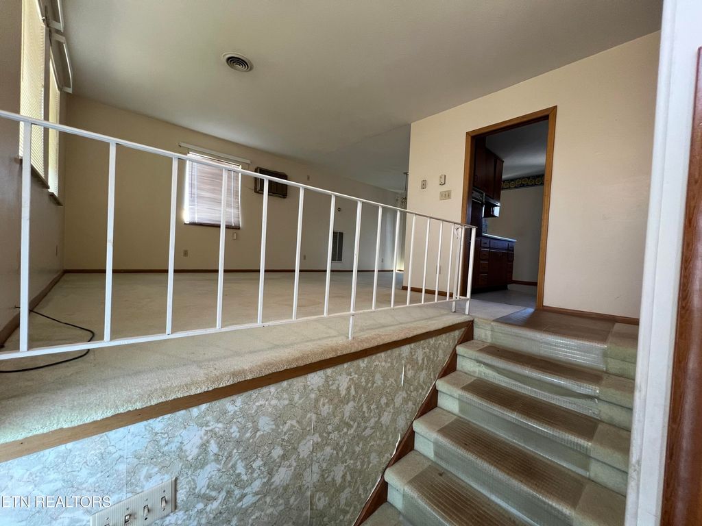 Photo of 978 Camp St, Wartburg, TN 37887 (MLS # 1330879)