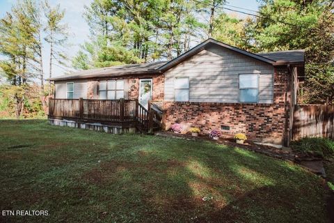 Photo of 730 Iris Ave, Jamestown, TN 38556 (MLS # 1322532)