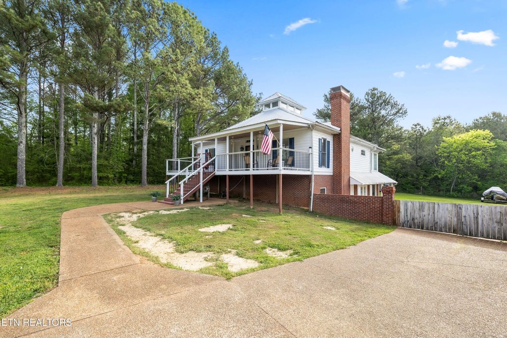 Photo of 624 Lakehaven Circle, Decatur, TN 37322 (MLS # 1293665)