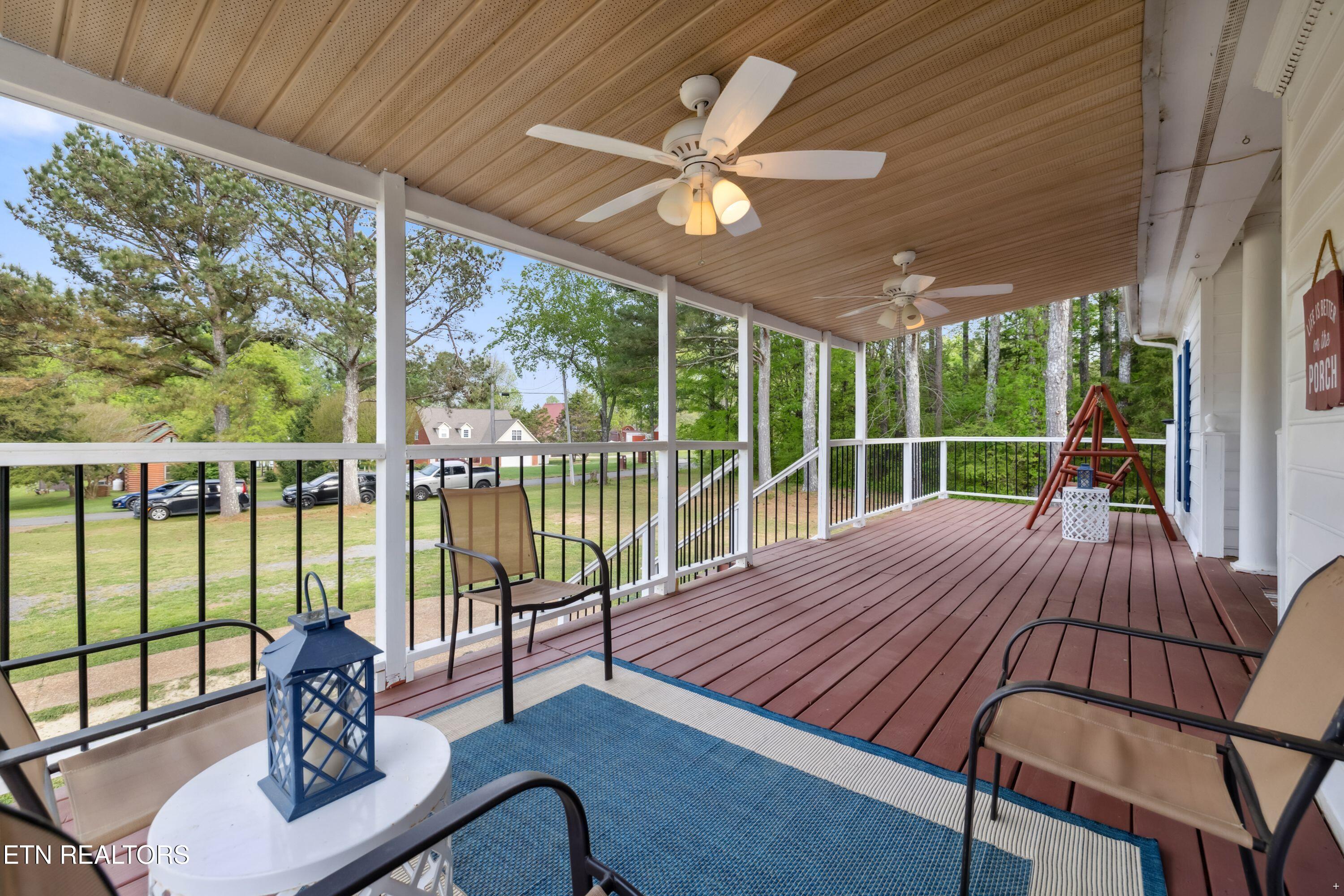 624 Lakehaven Circle
