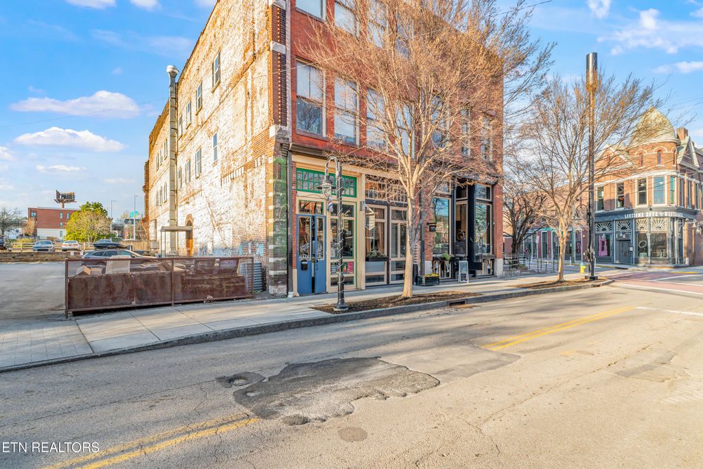 Photo of 105 W Jackson Ave #11, Knoxville, TN 37902 (MLS # 1322339)