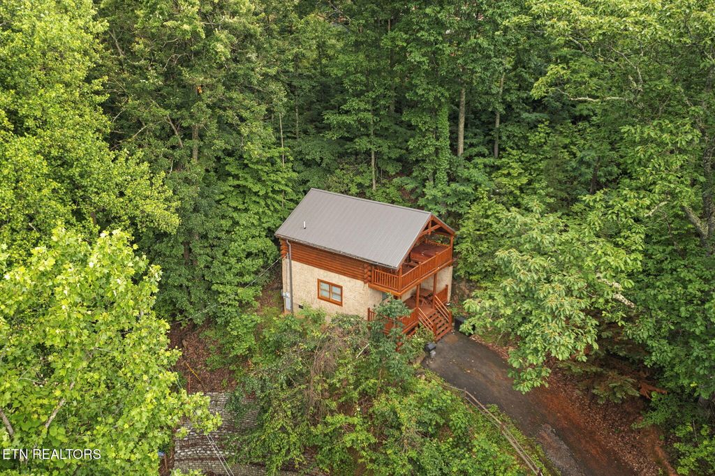 Photo of 1868 Orchard Dr Dr, Sevierville, TN 37876 (MLS # 1317203)