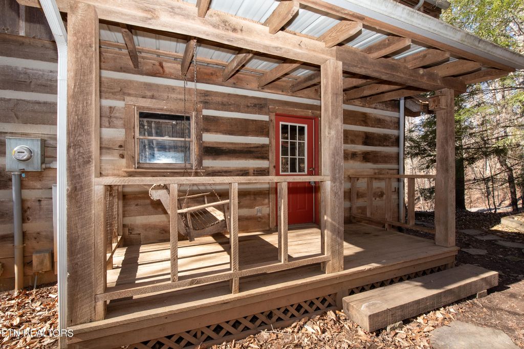 Photo of 3840 Hollybrook Rd, Rockford, TN 37853 (MLS # 1252278)