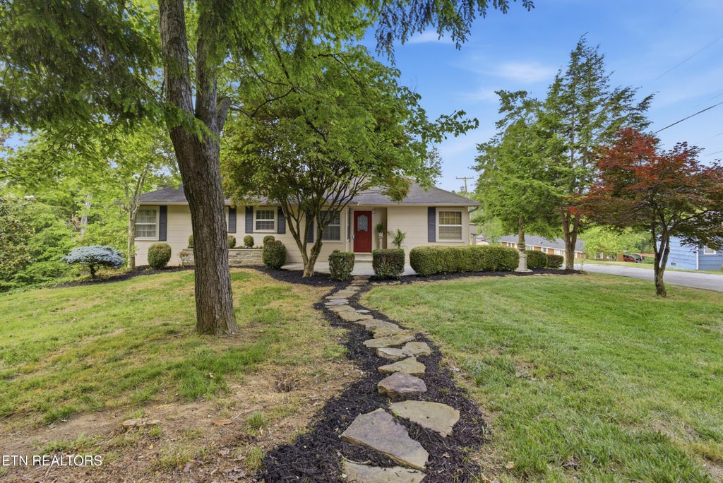 Photo of 617 Mill St, Kingston, TN 37763 (MLS # 1342965)