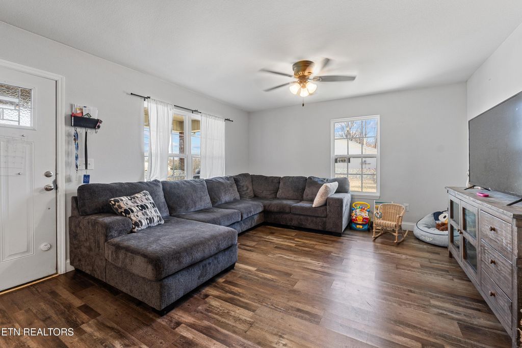 Photo of 503 Englewood Rd, Madisonville, TN 37354 (MLS # 1330144)