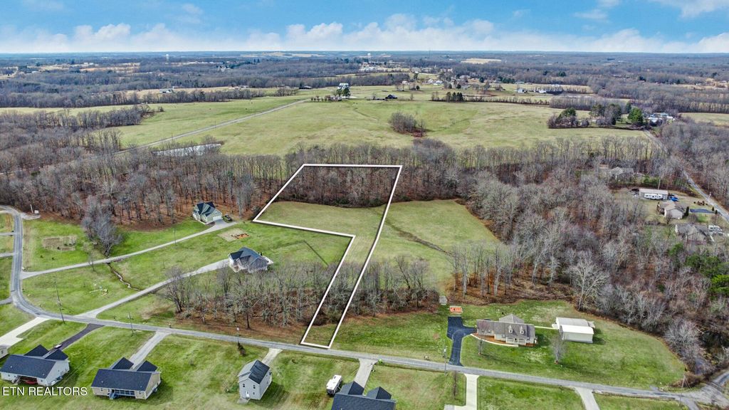 Photo of 43 Adams Creek Rd, Crossville, TN 38571 (MLS # 1329792)