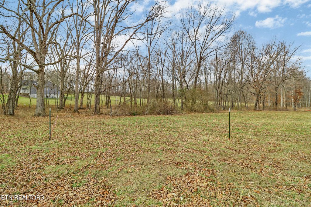 Photo of 43 Adams Creek Rd, Crossville, TN 38571 (MLS # 1329792)
