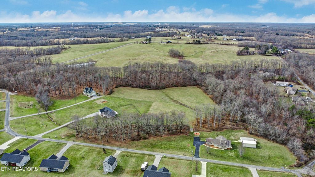 Photo of 43 Adams Creek Rd, Crossville, TN 38571 (MLS # 1329792)