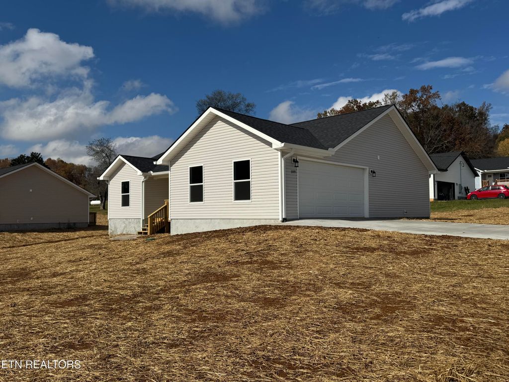 Photo of 109 Ogle Drive, Sweetwater, TN 37874 (MLS # 1317171)