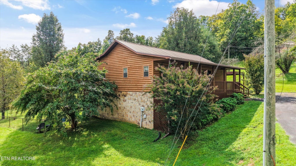 Photo of 1417 Tiffany Cove Way, Sevierville, TN 37862 (MLS # 1356831)