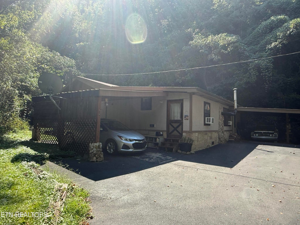 Photo of 1069 Bryan View Rd, Sevierville, TN 37862 (MLS # 1355993)