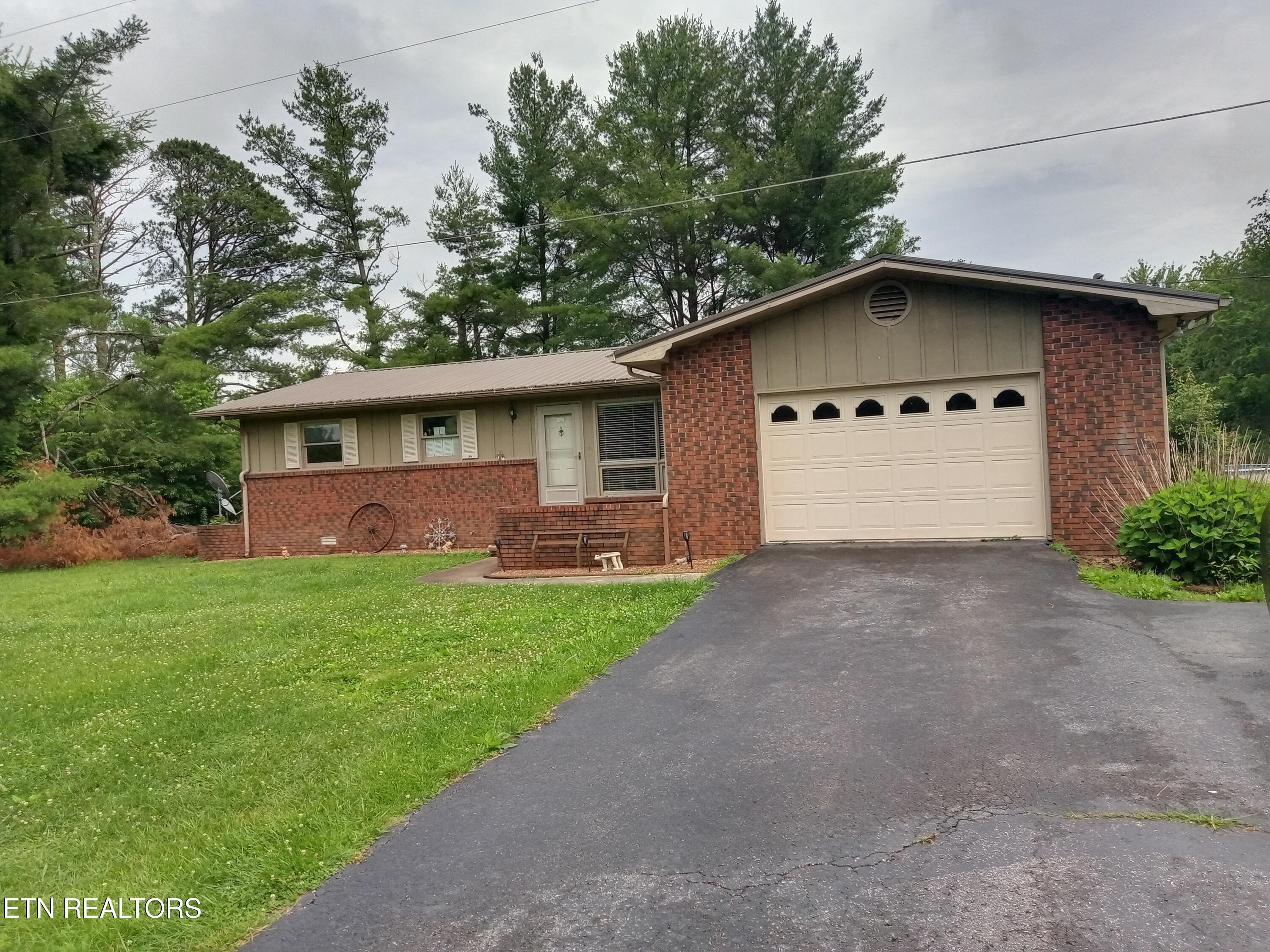 Photo 1 of 4 — 3281 NE tabor [oop Hwy, Crossville, TN 38571