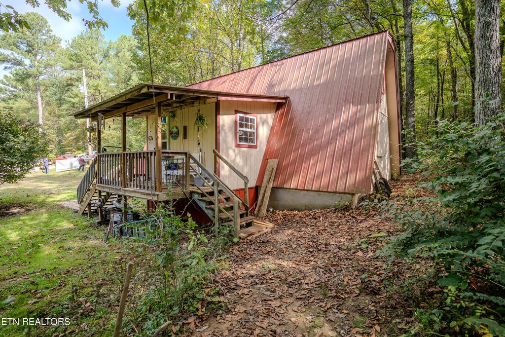 Photo of 71 Lake Drive, Crossville, TN 38572 (MLS # 1318154)