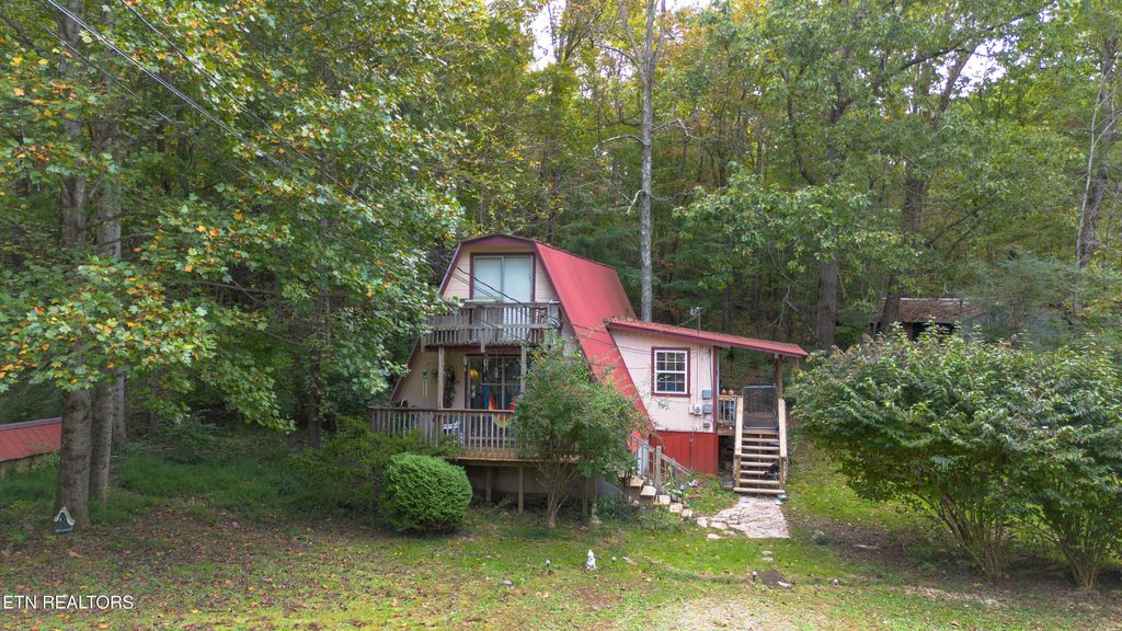 Photo of 71 Lake Drive, Crossville, TN 38572 (MLS # 1318154)