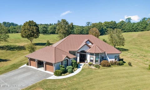 Photo of 1089 Dogwood Rd, Tazewell, TN 37879 (MLS # 1357755)