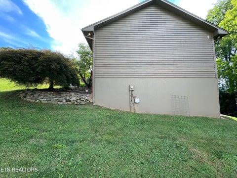 Tiny photo for 103 Farmington Place, Clinton, TN 37716 (MLS # 1355796)