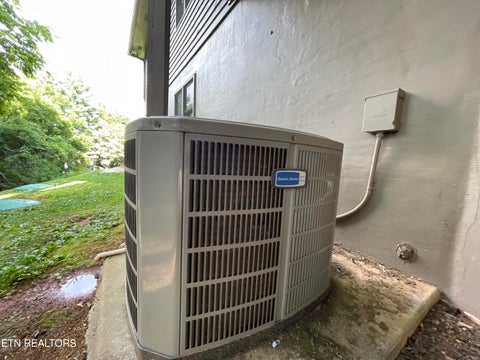 Tiny photo for 103 Farmington Place, Clinton, TN 37716 (MLS # 1355796)