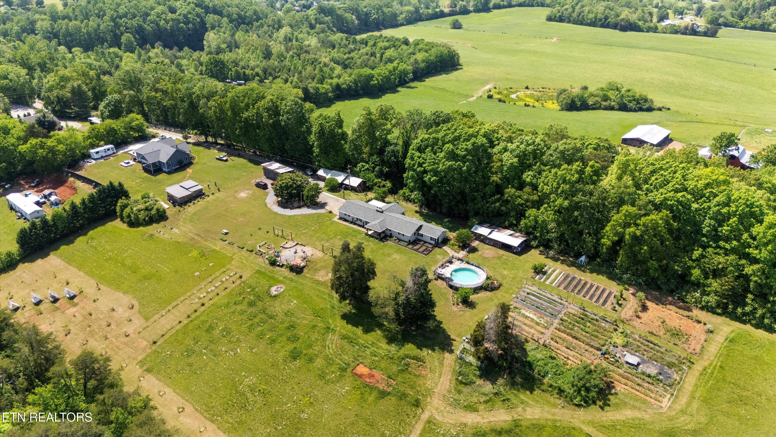 2412 Grey Ridge Rd