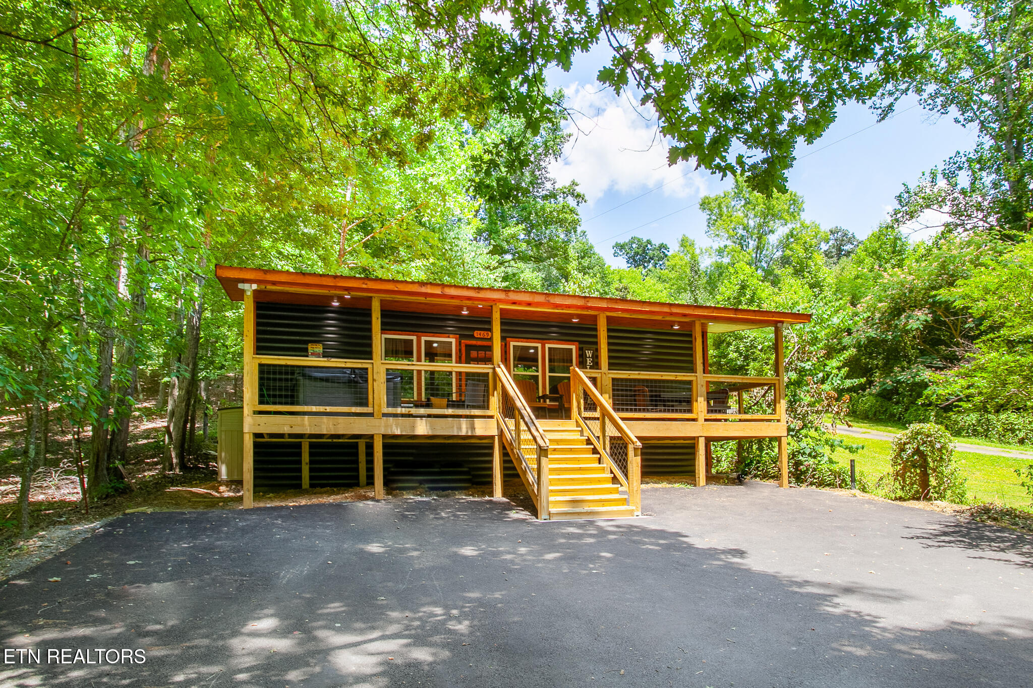 1469 Newcomb Hollow Rd