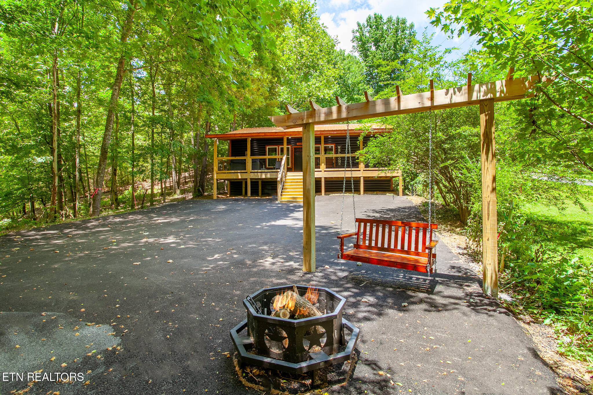 1469 Newcomb Hollow Rd