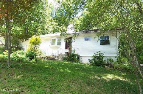 Photo of 107 Ogontz LN, Oak Ridge, TN 37830 (MLS # 1343267)