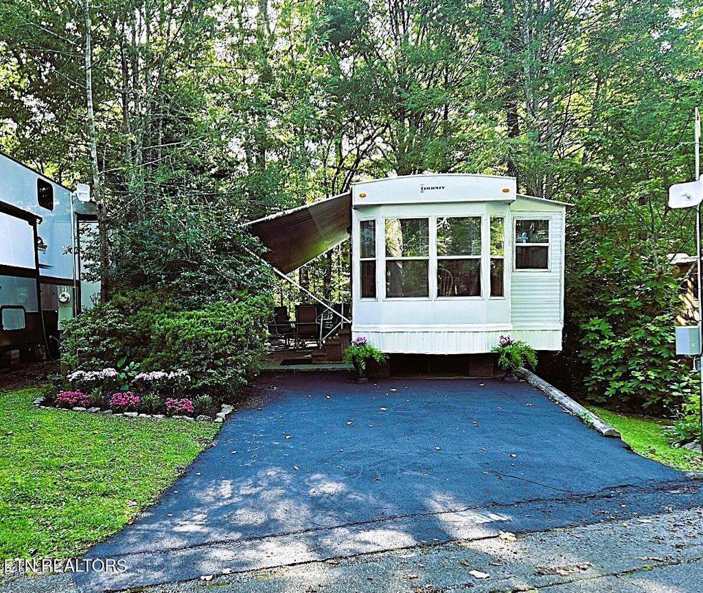 Photo of 4229 E Parkway Lot #34 Pkwy, Gatlinburg, TN 37738 (MLS # 1308696)