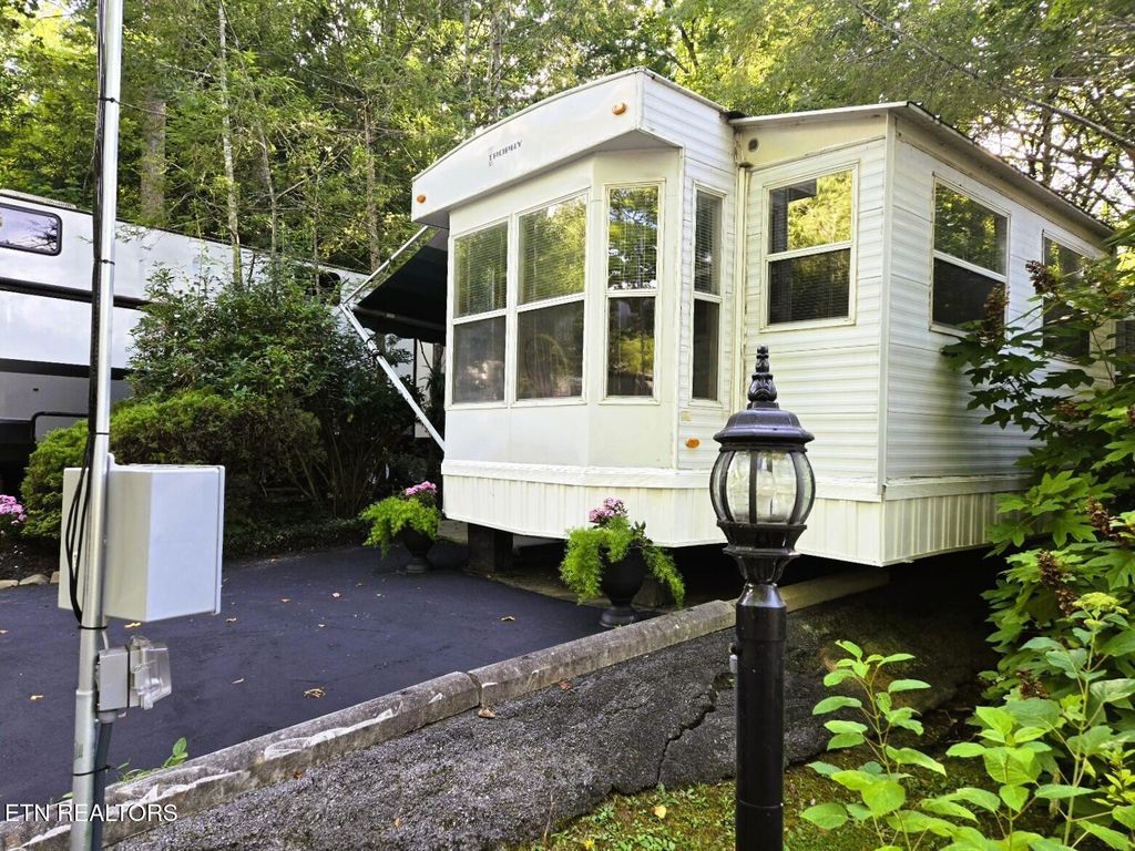 Photo of 4229 E Parkway Lot #34 Pkwy, Gatlinburg, TN 37738 (MLS # 1308696)