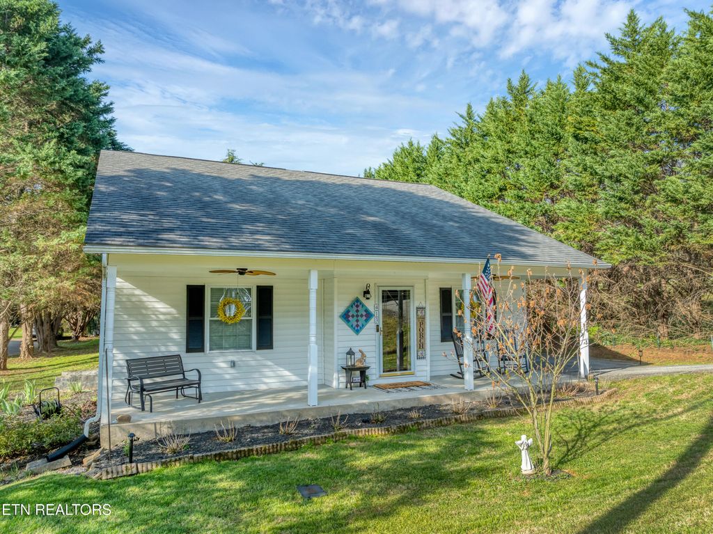 Photo of 413 Sandy Springs Rd, Maryville, TN 37803 (MLS # 1334267)