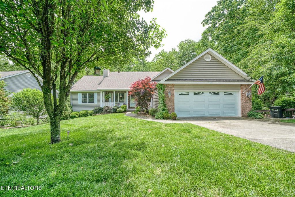 Photo of 182 Canterbury Drive, Crossville, TN 38558 (MLS # 1301072)