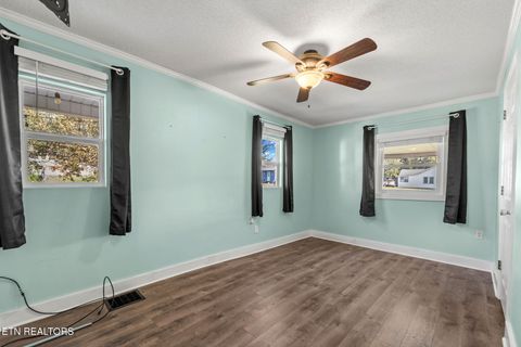 Tiny photo for 508 Glendale Ave, Clinton, TN 37716 (MLS # 1319459)