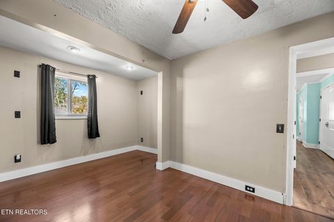 Tiny photo for 508 Glendale Ave, Clinton, TN 37716 (MLS # 1319459)