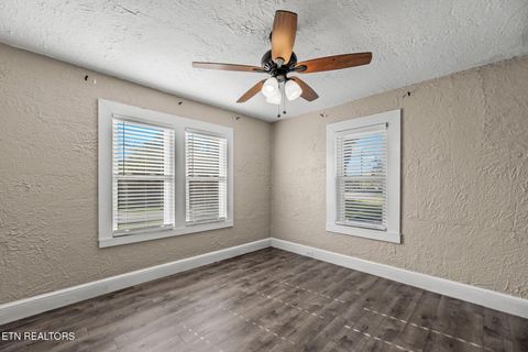Tiny photo for 508 Glendale Ave, Clinton, TN 37716 (MLS # 1319459)