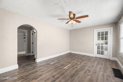 Tiny photo for 508 Glendale Ave, Clinton, TN 37716 (MLS # 1319459)