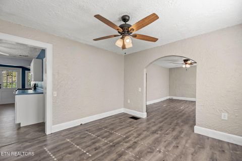 Tiny photo for 508 Glendale Ave, Clinton, TN 37716 (MLS # 1319459)