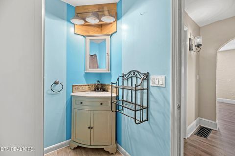Tiny photo for 508 Glendale Ave, Clinton, TN 37716 (MLS # 1319459)