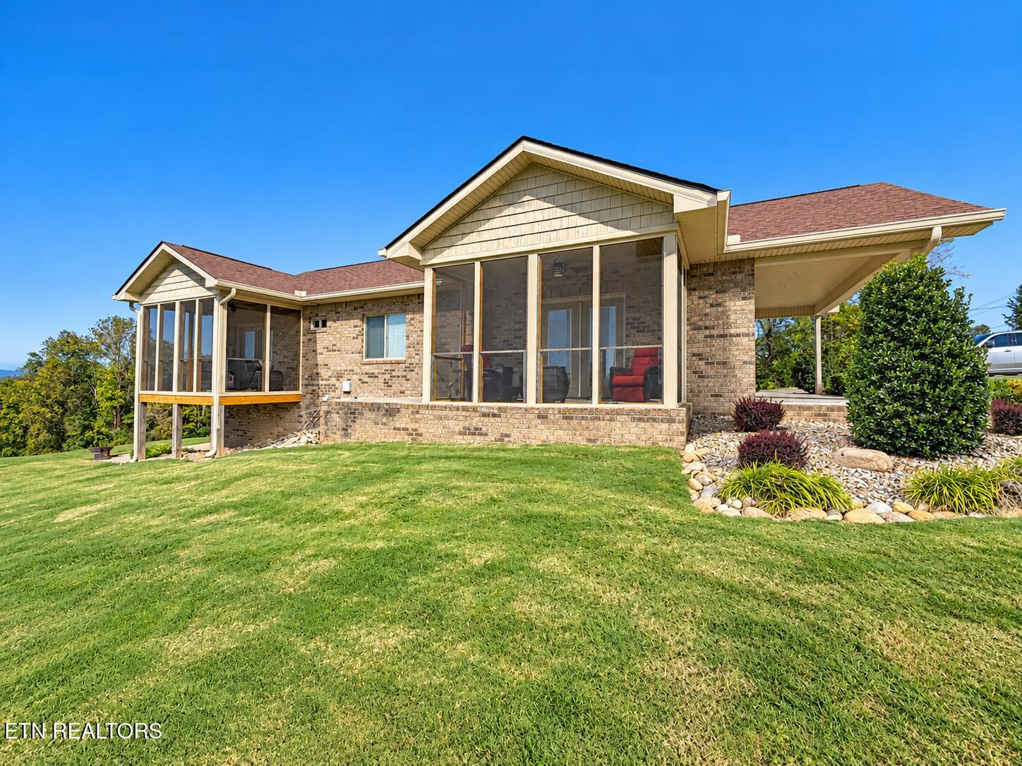 214 Crooke Rd