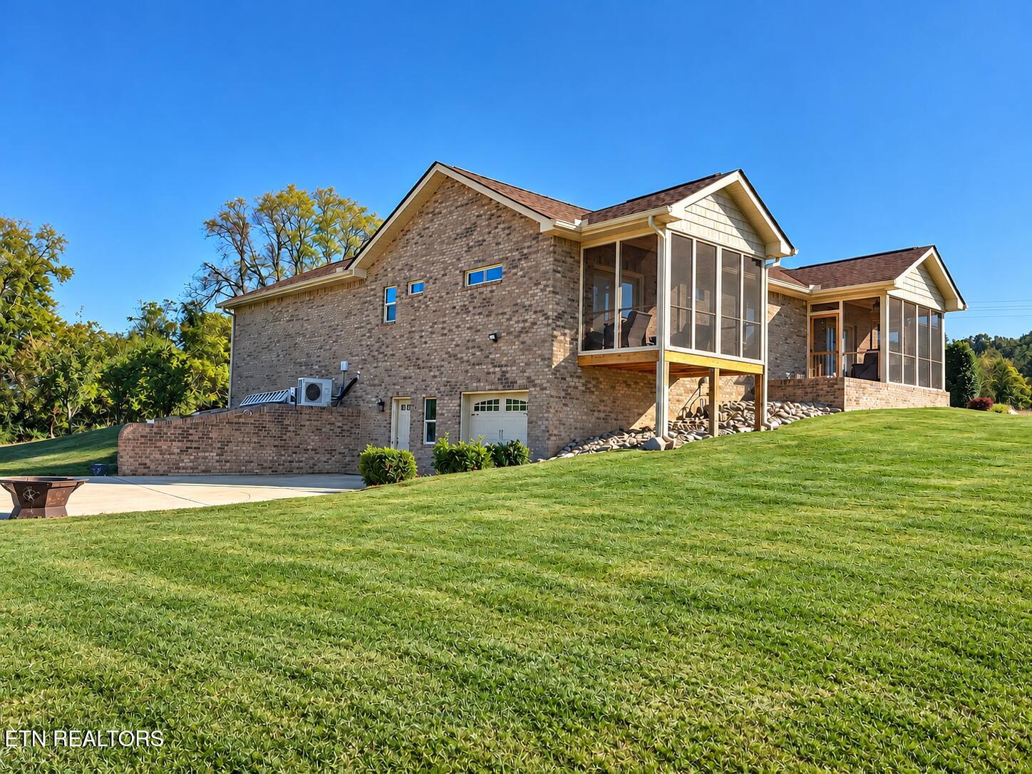 214 Crooke Rd