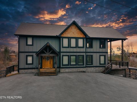 Tiny photo for 633 Pinecrest Drive, Gatlinburg, TN 37738 (MLS # 1332959)