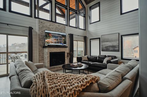 Tiny photo for 633 Pinecrest Drive, Gatlinburg, TN 37738 (MLS # 1332959)