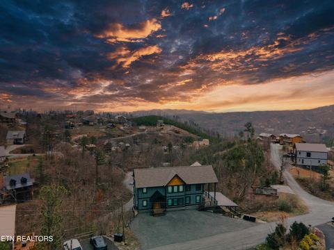 Tiny photo for 633 Pinecrest Drive, Gatlinburg, TN 37738 (MLS # 1332959)